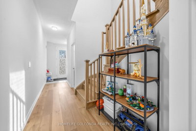 35 sprucedale Sprucedale Way • Whitchurch-Stouffville, ON photo 5