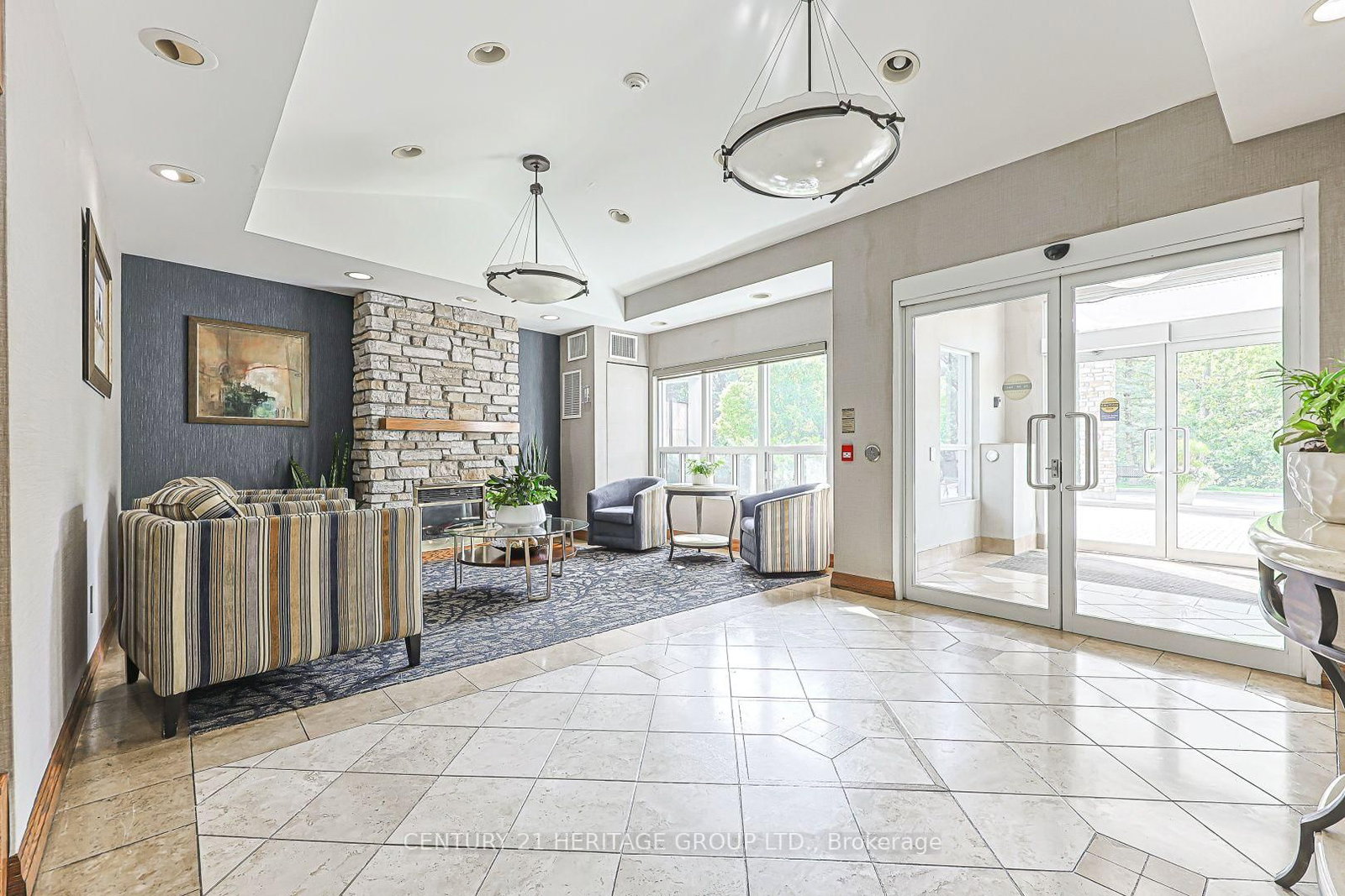 900 Bogart Mill Trail • #211 • Newmarket, ON photo 3