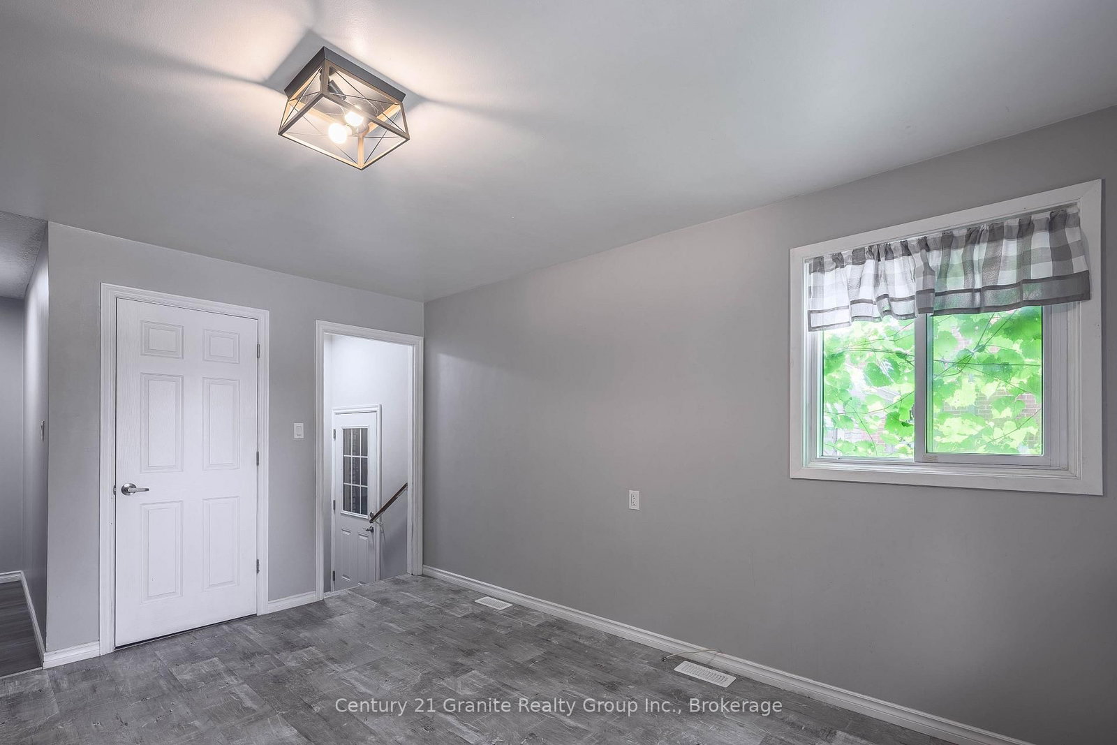 55 Wellington Street E • New Tecumseth, ON photo 12