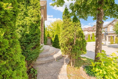 14 Kentview Crescent • Markham, ON photo 6