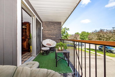 229 Britannia Avenue • Bradford West Gwillimbury, ON photo 2