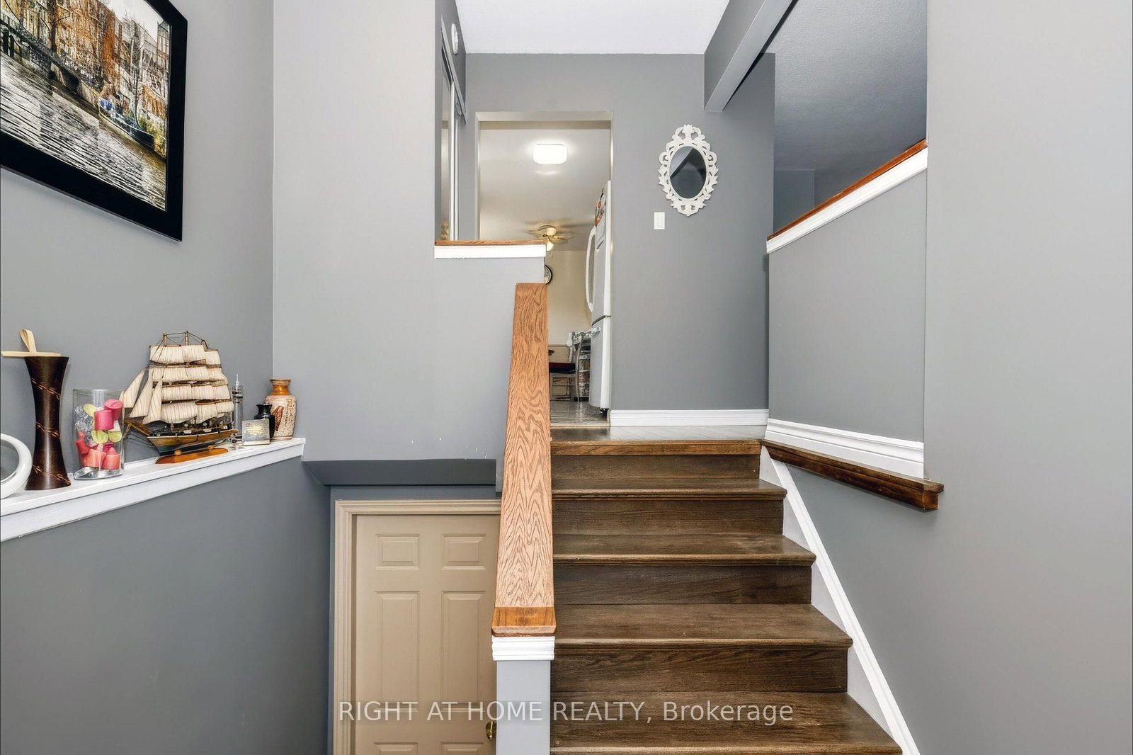 229 Britannia Avenue • Bradford West Gwillimbury, ON photo 3