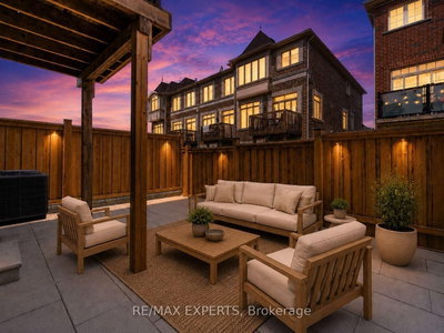 176 Sydney Circle • Vaughan, ON photo 2