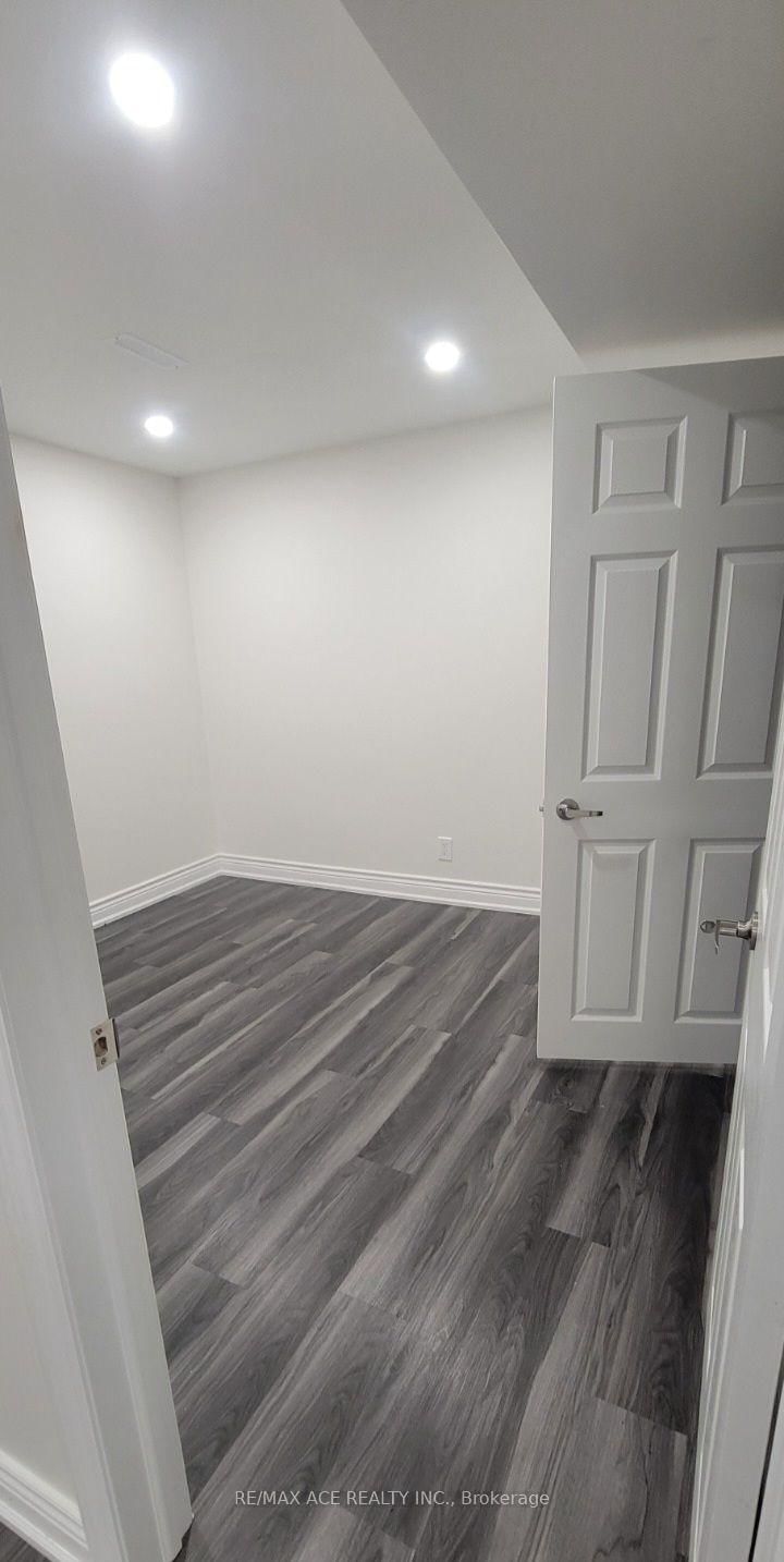 23 Harry Sanders Avenue • Whitchurch-Stouffville, ON photo 38