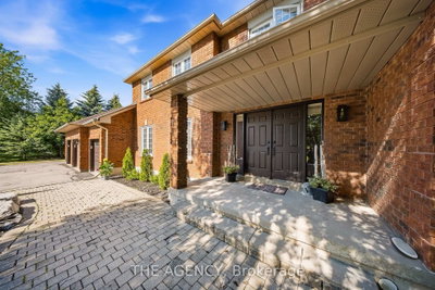 92 Russell Snider Drive • King, ON photo 4