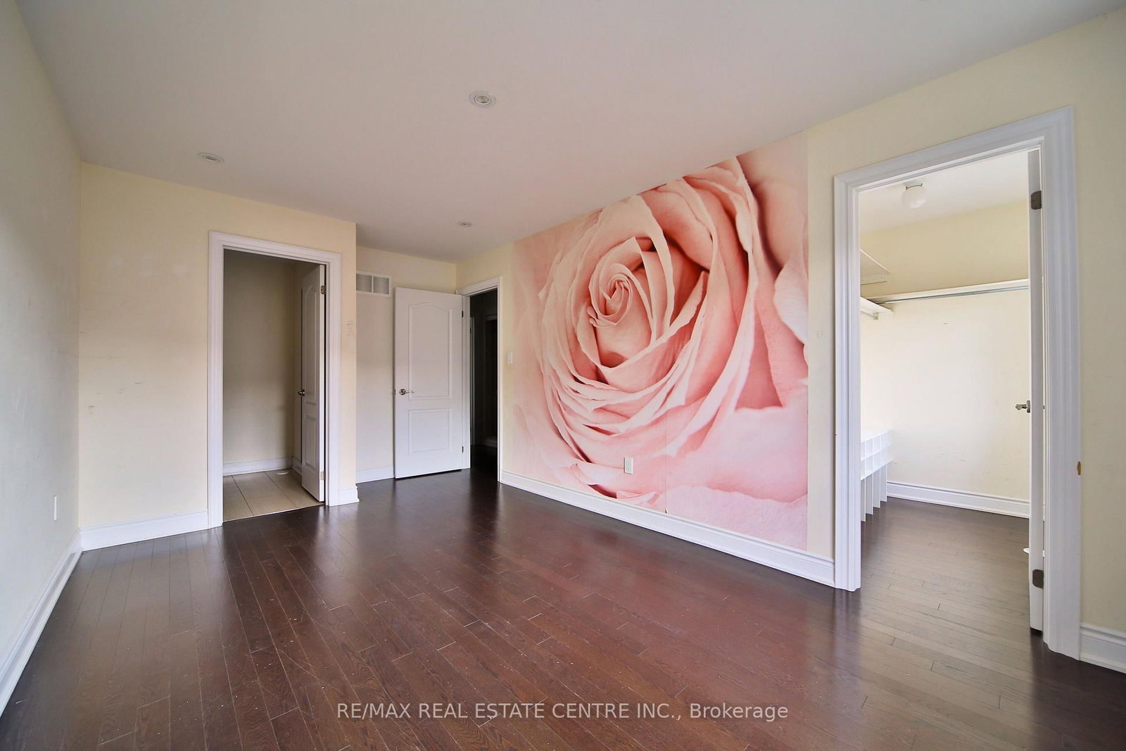 211 Appleton Court • Newmarket, ON photo 15