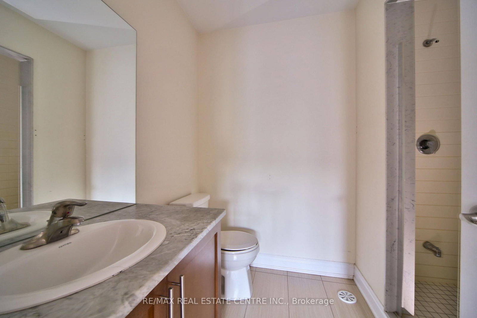 211 Appleton Court • Newmarket, ON photo 16