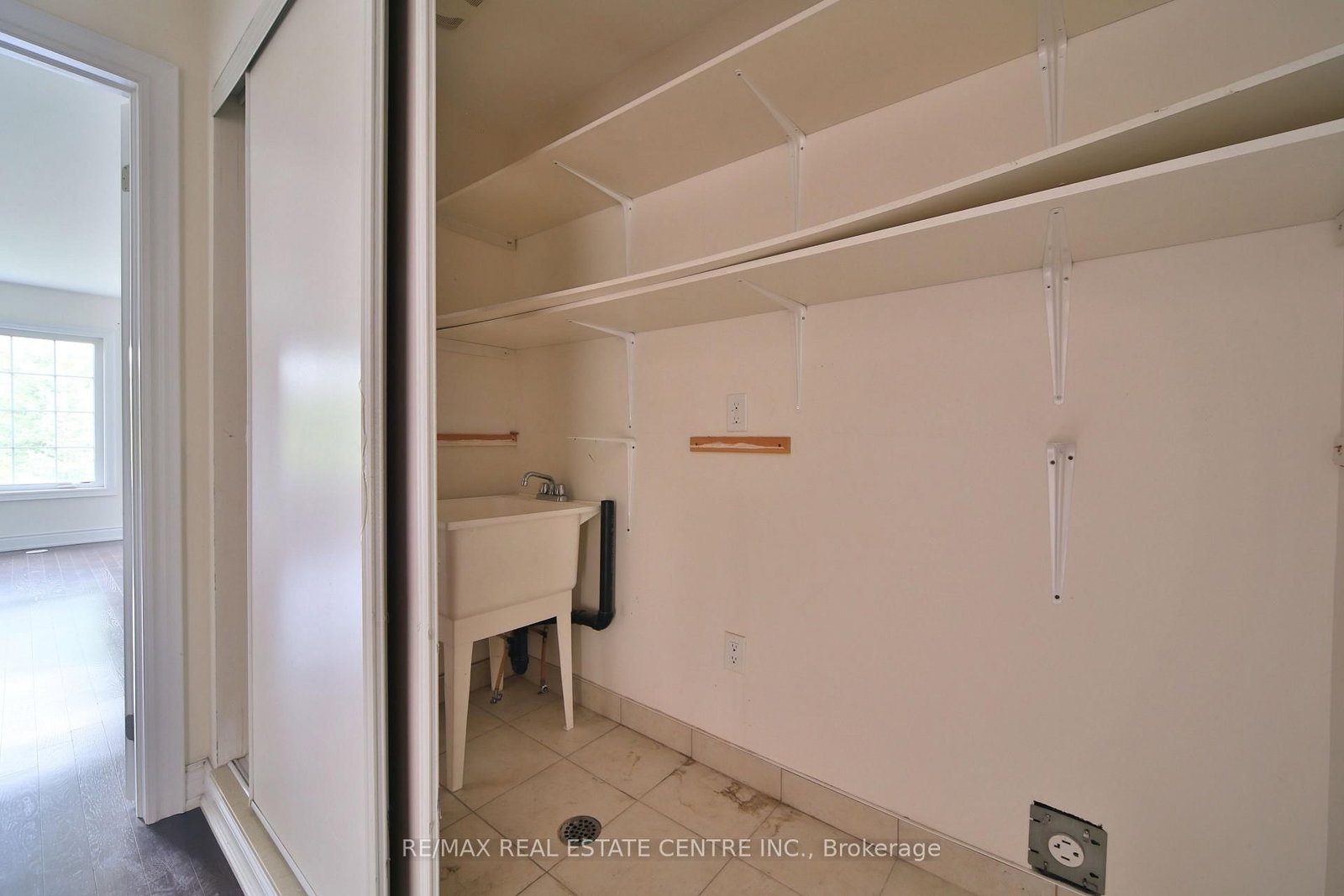 211 Appleton Court • Newmarket, ON photo 17