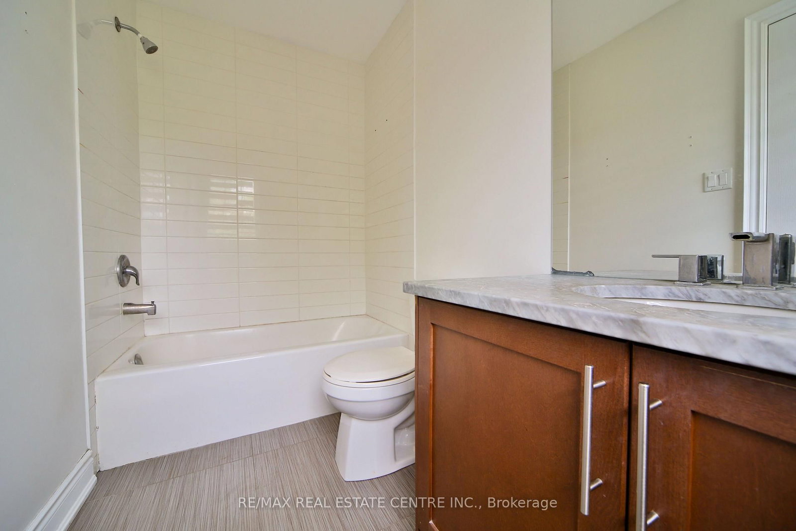 211 Appleton Court • Newmarket, ON photo 19