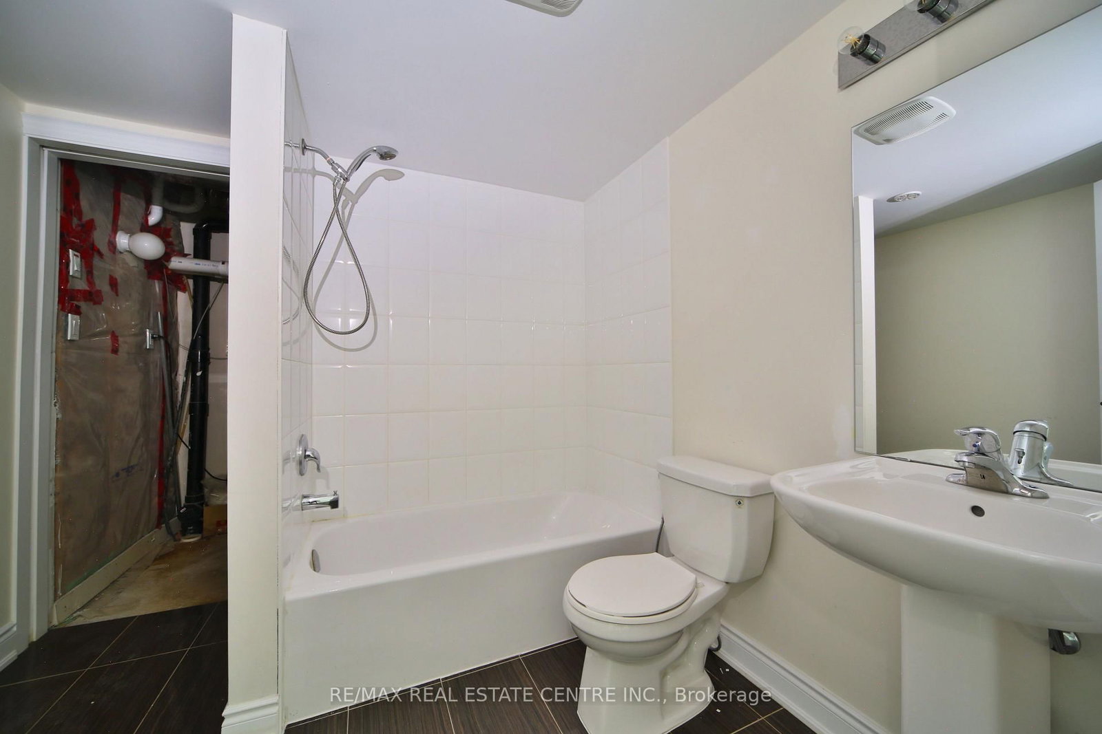 211 Appleton Court • Newmarket, ON photo 21