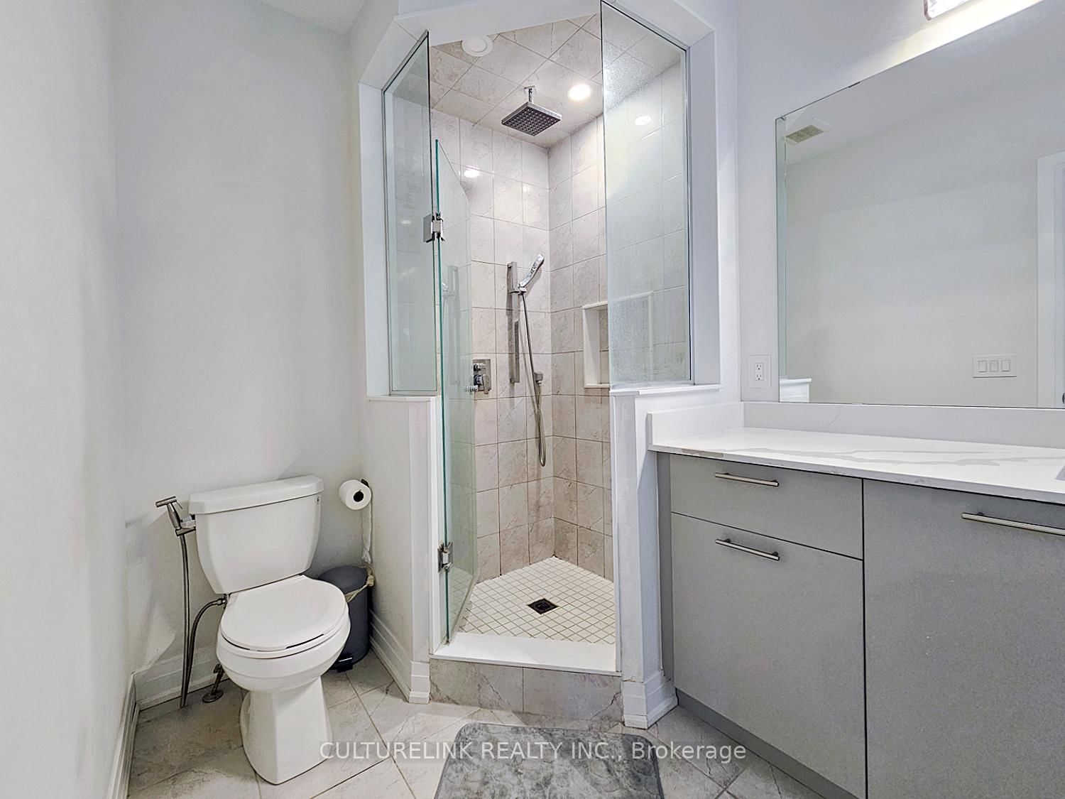 551 New England Court • Newmarket, ON photo 19