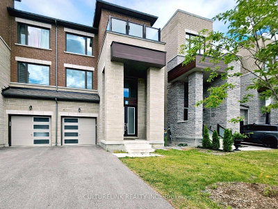 551 New England Court • Newmarket, ON photo 2