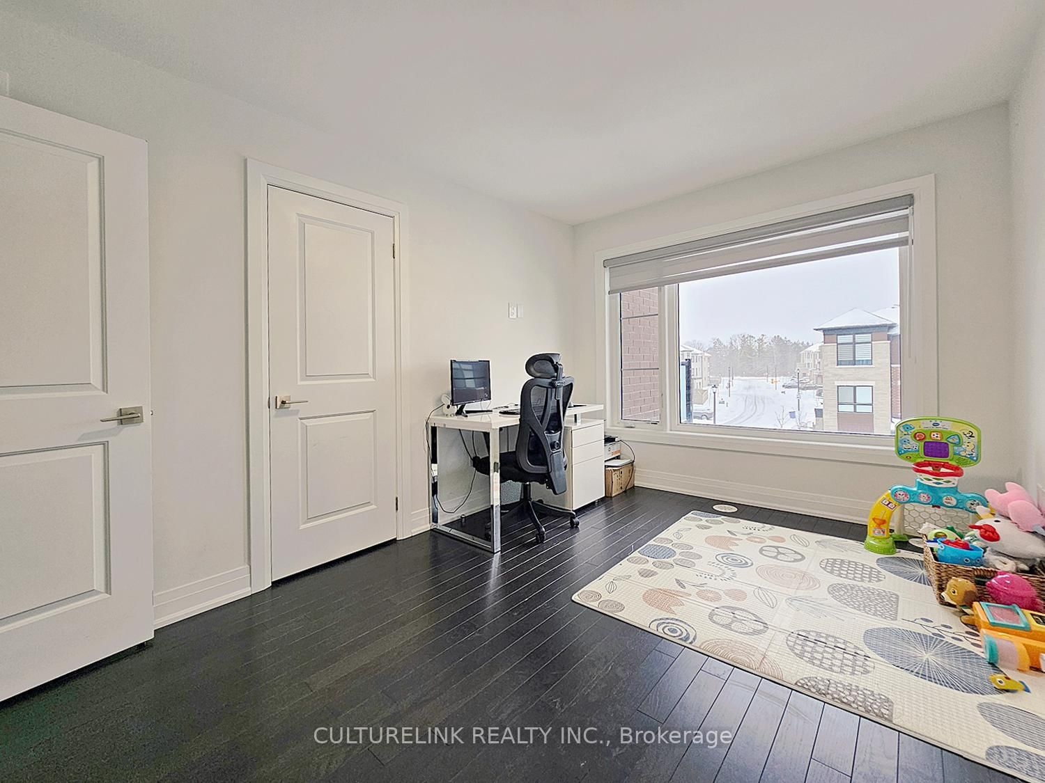 551 New England Court • Newmarket, ON photo 21