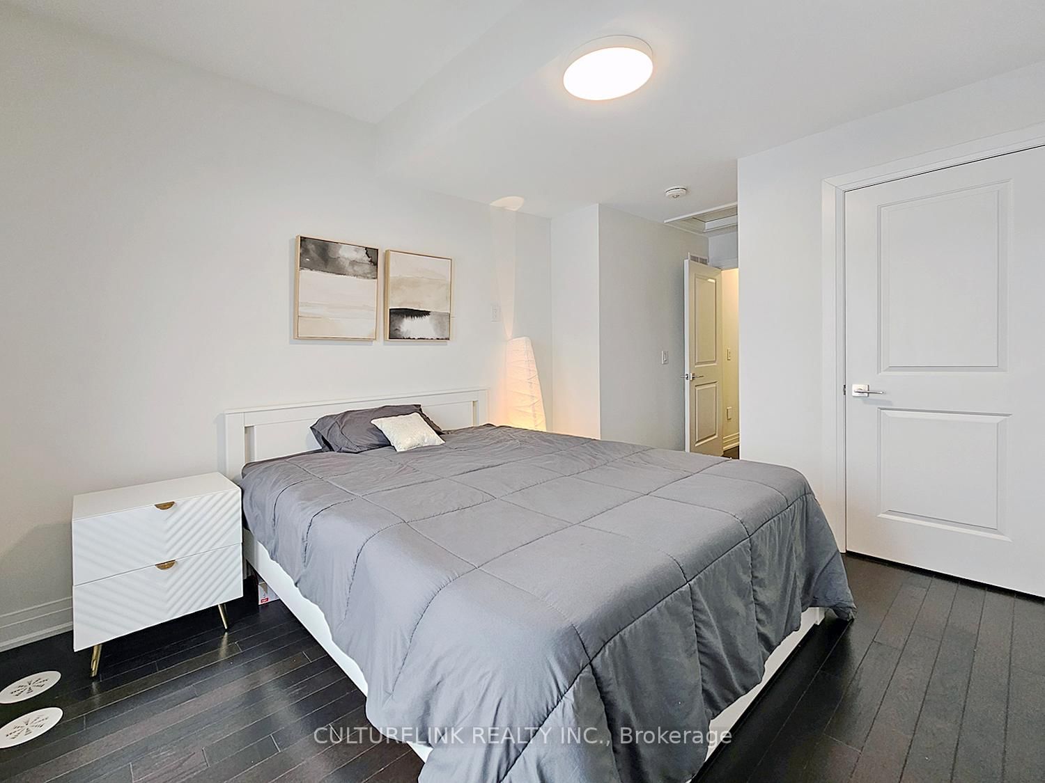 551 New England Court • Newmarket, ON photo 24