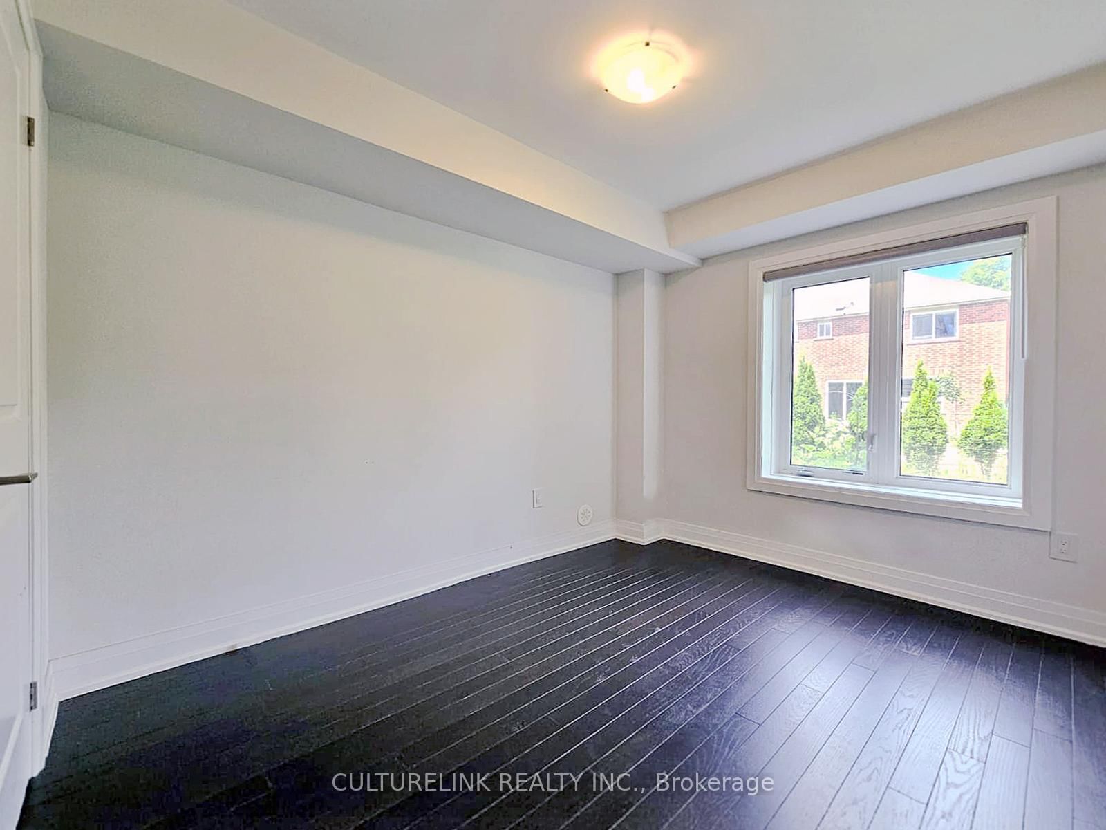 551 New England Court • Newmarket, ON photo 27