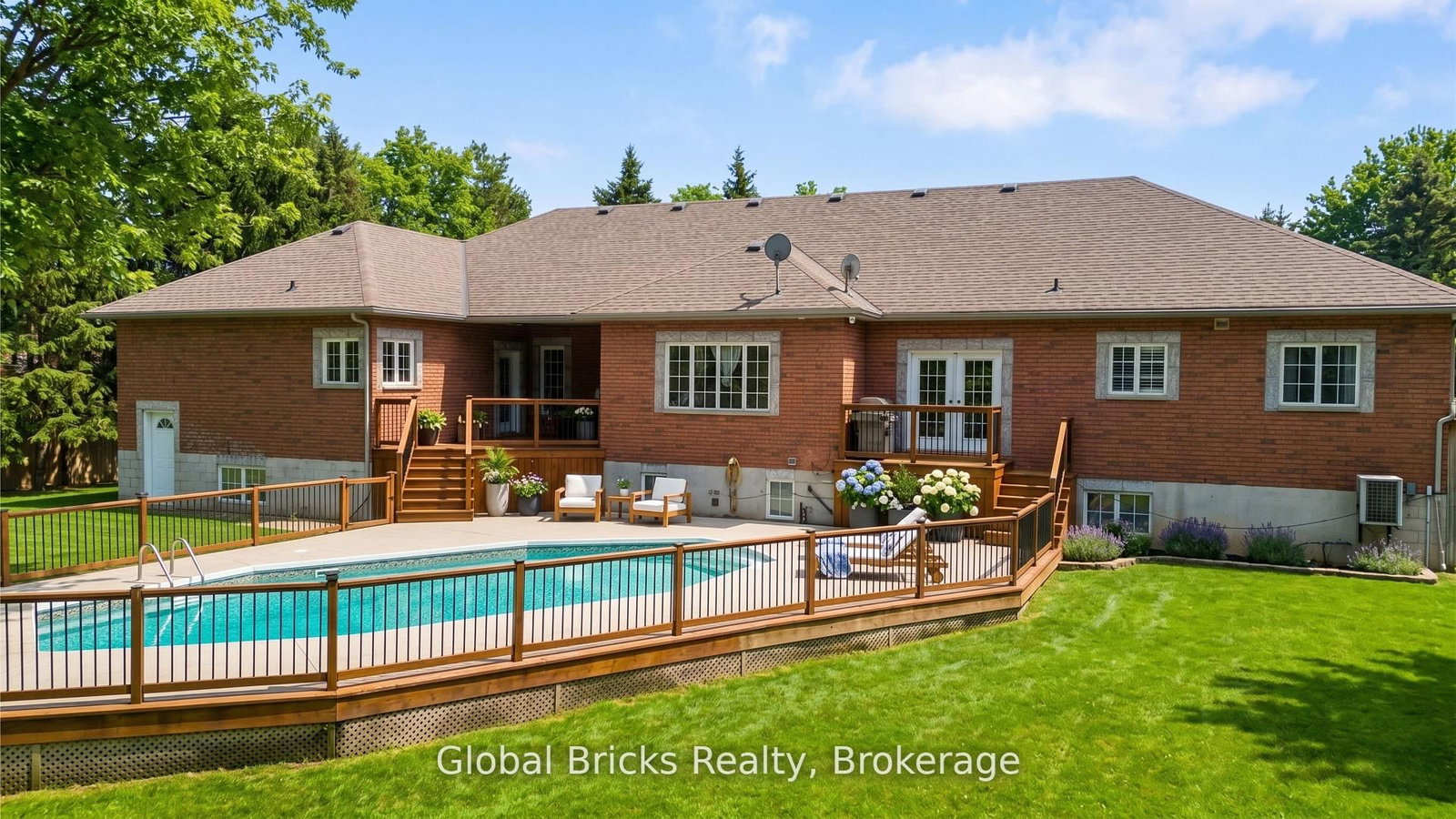 14 Fisher Drive • Adjala-Tosorontio, ON photo 3