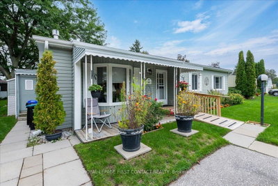 40 Corner Brook Trail • Innisfil, ON photo 2