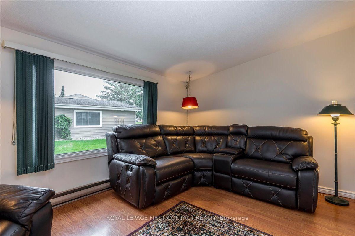 40 Corner Brook Trail • Innisfil, ON photo 9