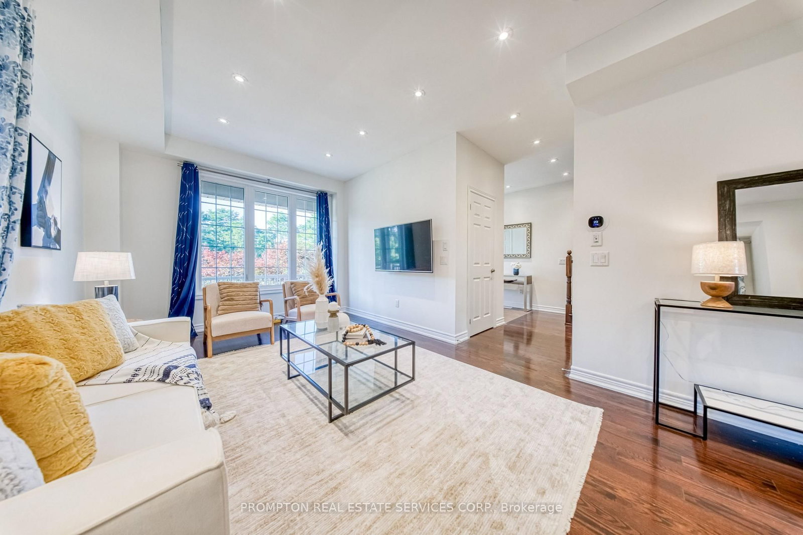 2762 Donald Cousens Parkway • Markham, ON photo 3