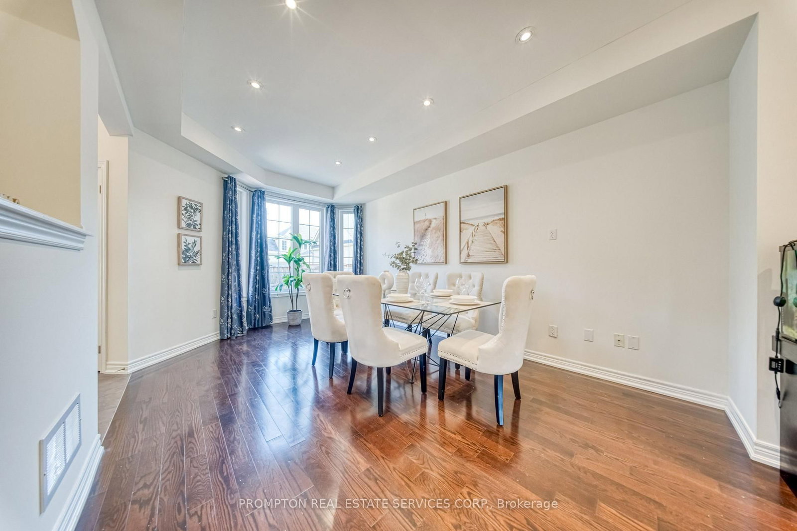2762 Donald Cousens Parkway • Markham, ON photo 8