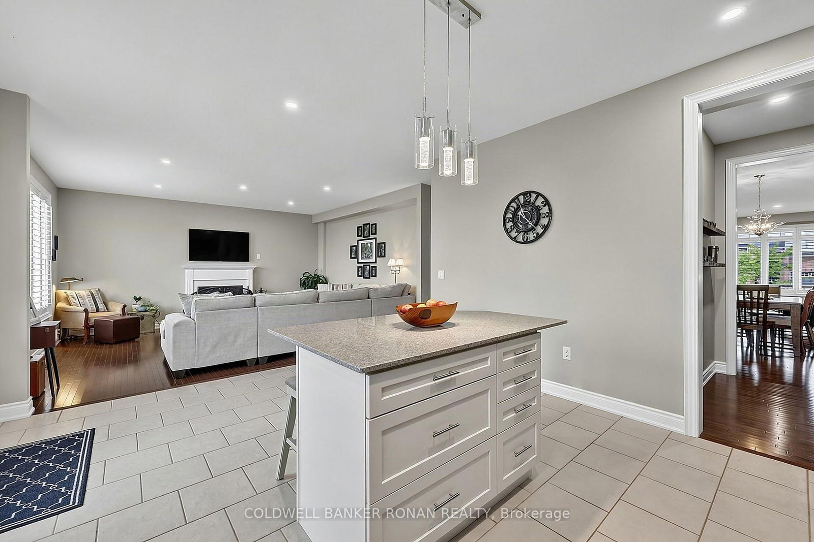 190 Strachan Trail • New Tecumseth, ON photo 15