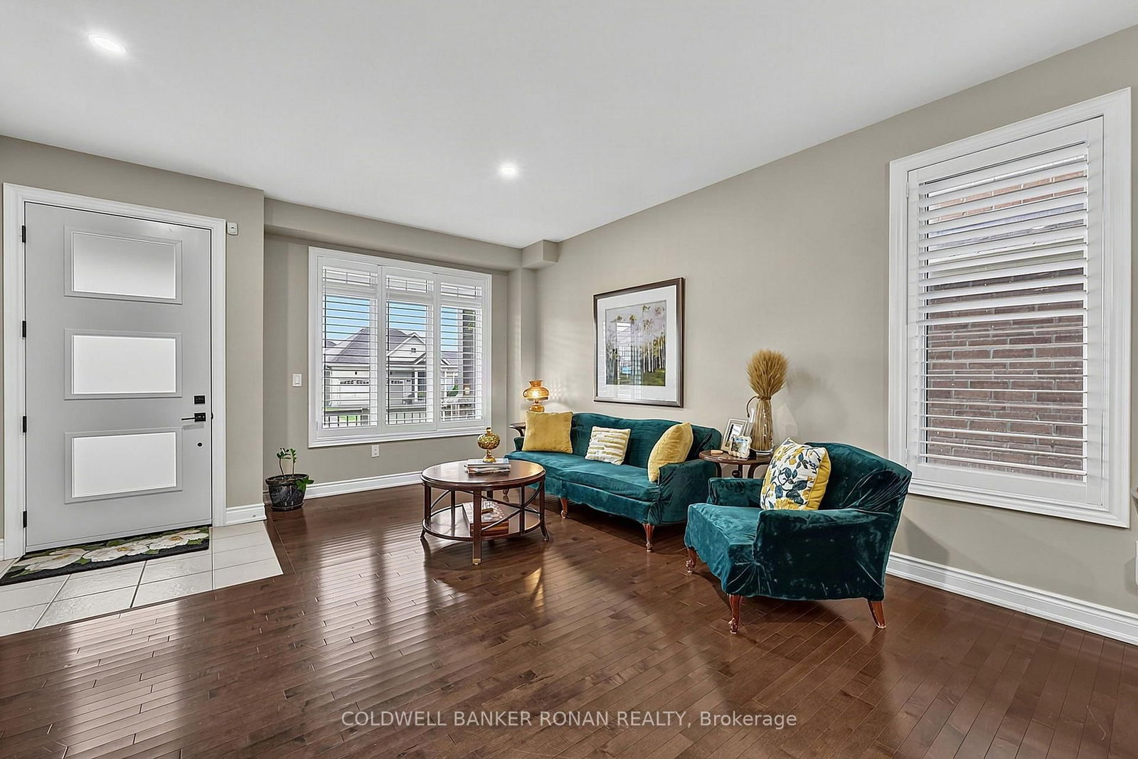 190 Strachan Trail • New Tecumseth, ON photo 5