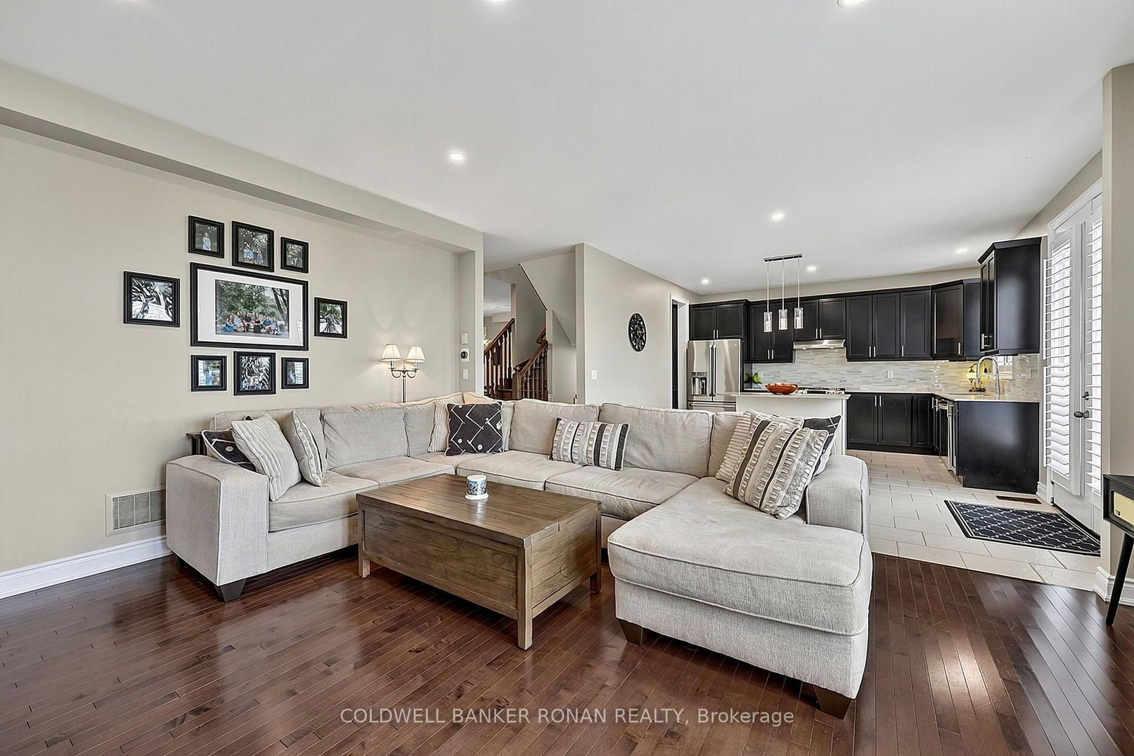 190 Strachan Trail • New Tecumseth, ON photo 9