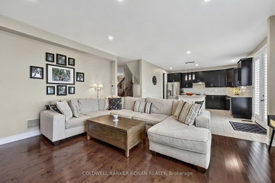 190 Strachan Trail • New Tecumseth, ON photo 9