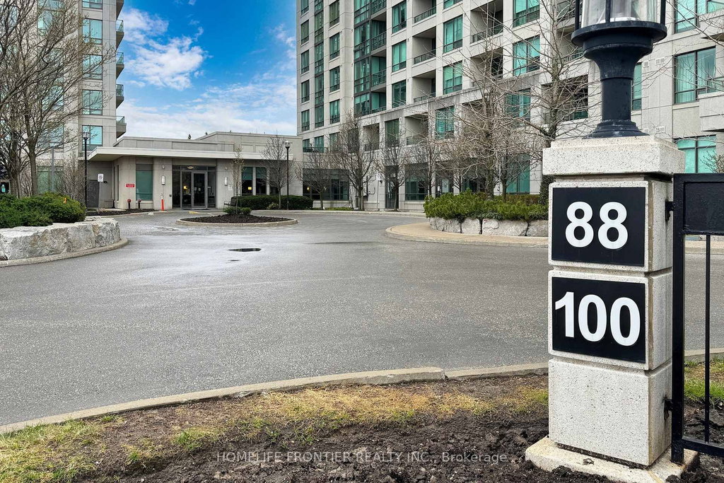 610 - 100 Promenade Circle 4