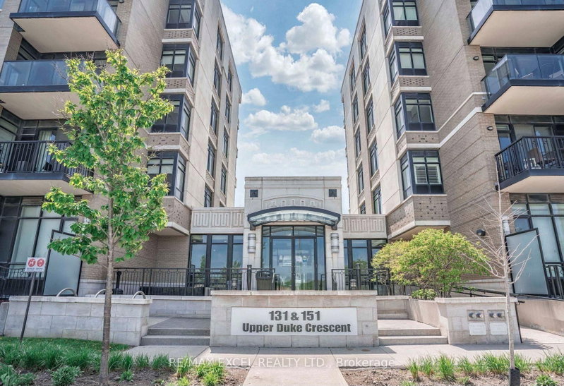312 - 151 Upper Duke Crescent