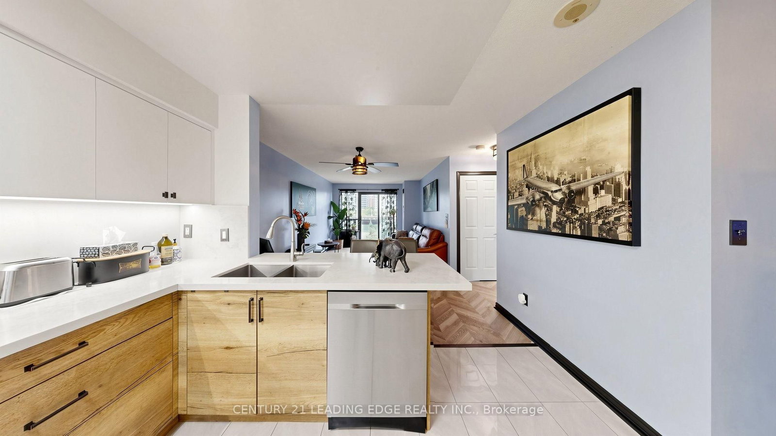 39 Oneida Crescent • #212 • Richmond Hill, ON photo 26