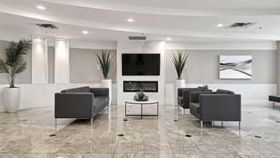 39 Oneida Crescent • #212 • Richmond Hill, ON photo 9