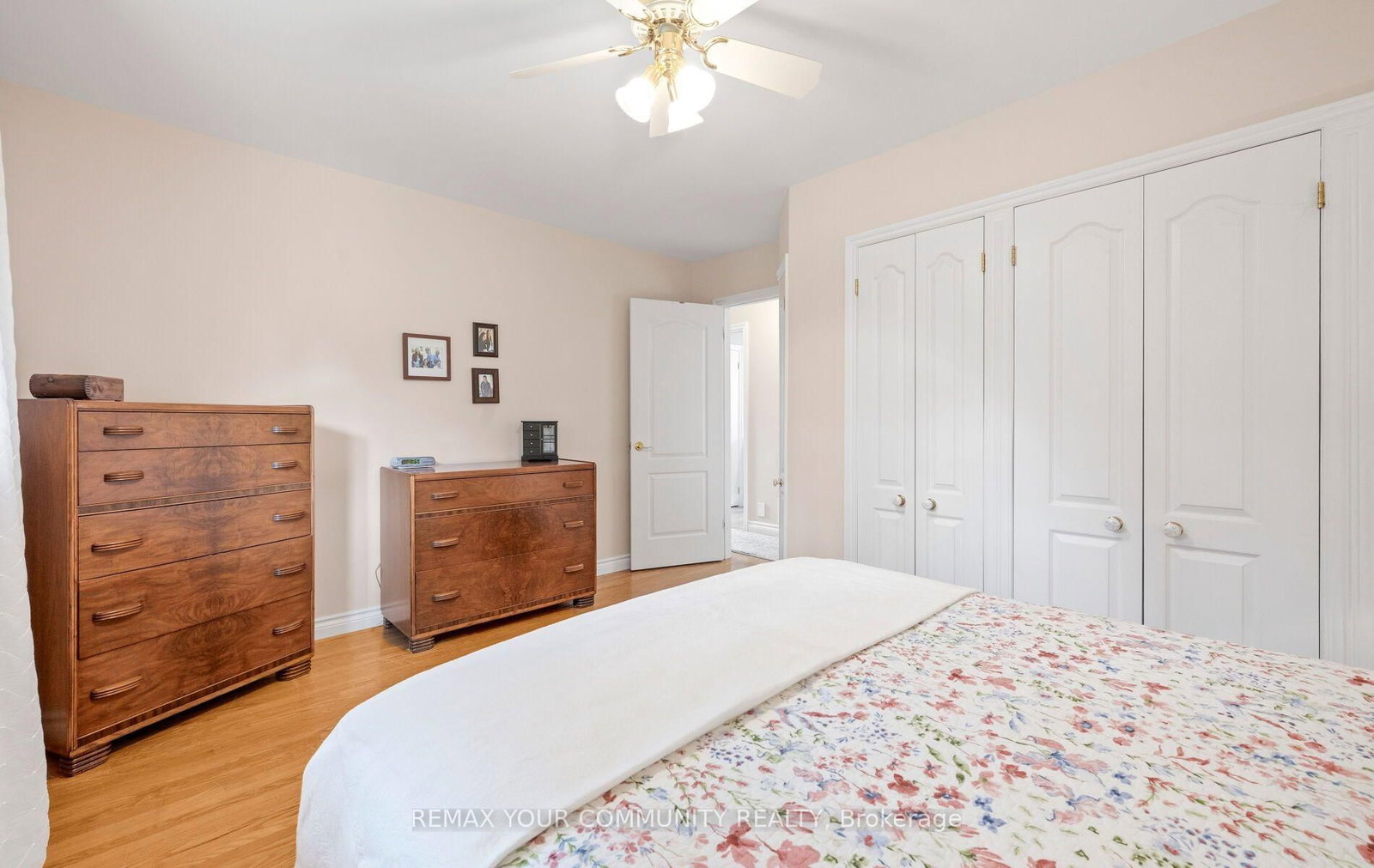 10 Glenview Drive • Aurora, ON photo 18