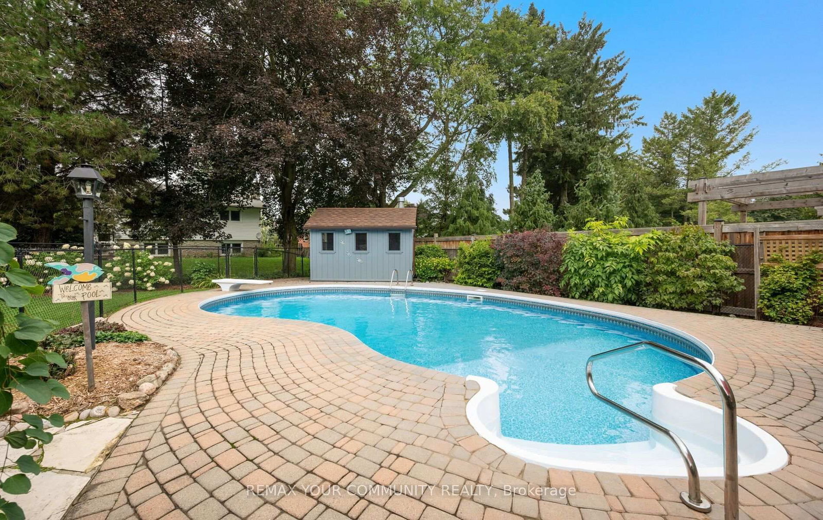 10 Glenview Drive • Aurora, ON photo 32