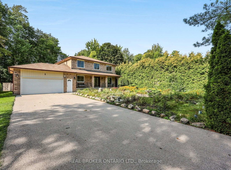 2 Amberglen Court