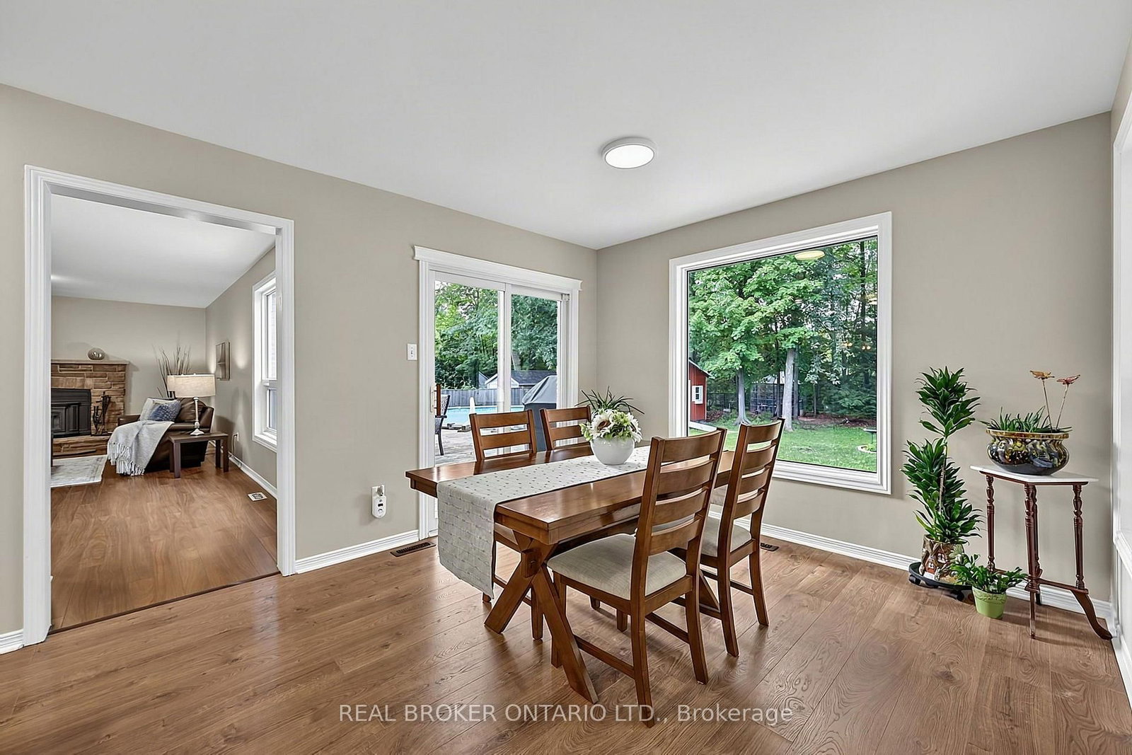 2 Amberglen Court • East Gwillimbury, ON photo 17