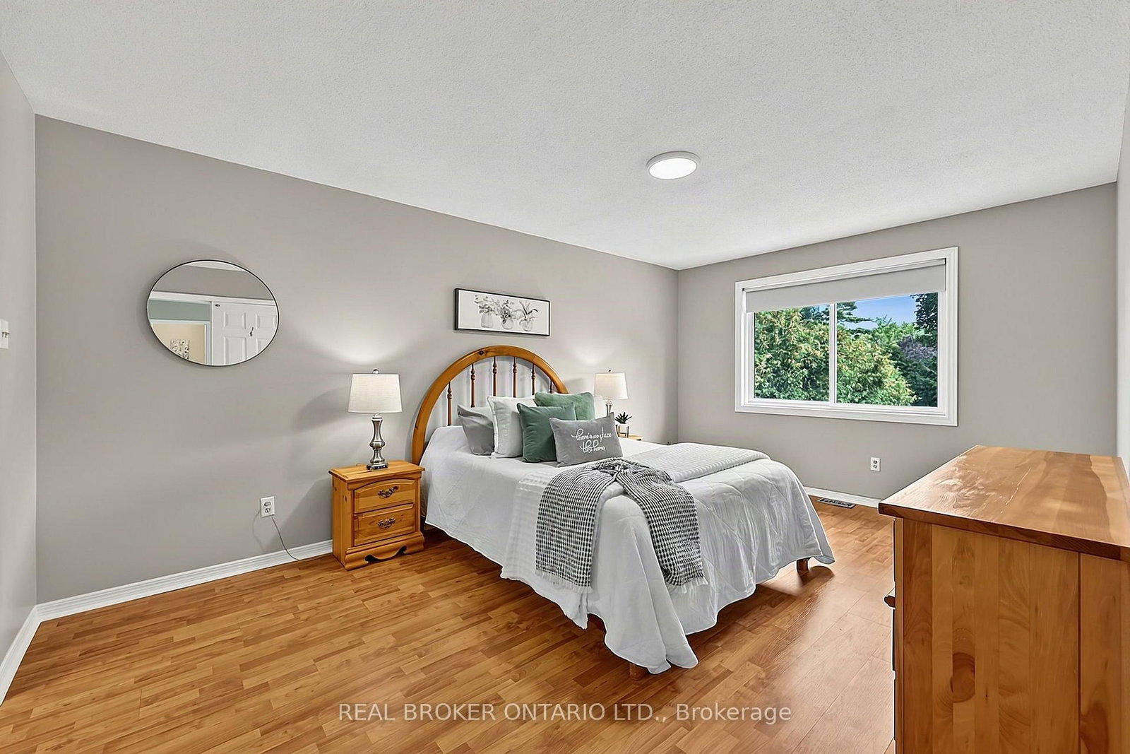 2 Amberglen Court • East Gwillimbury, ON photo 19