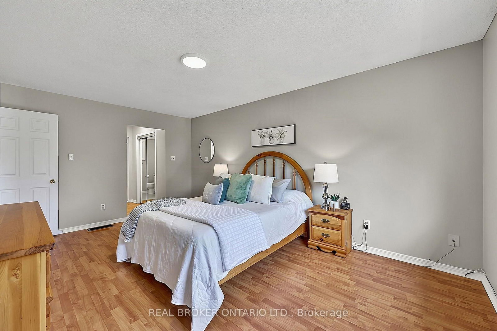 2 Amberglen Court • East Gwillimbury, ON photo 21