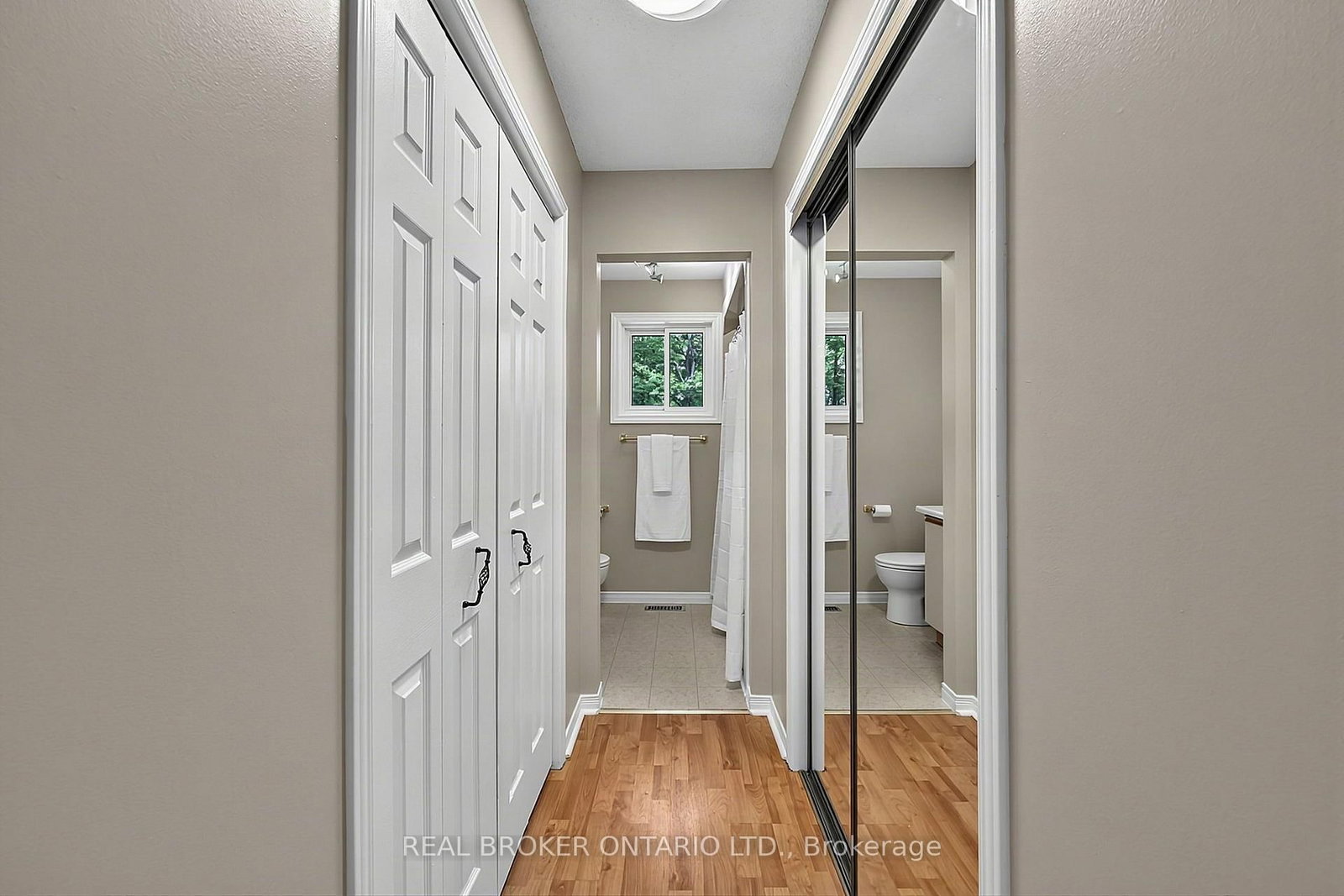 2 Amberglen Court • East Gwillimbury, ON photo 22