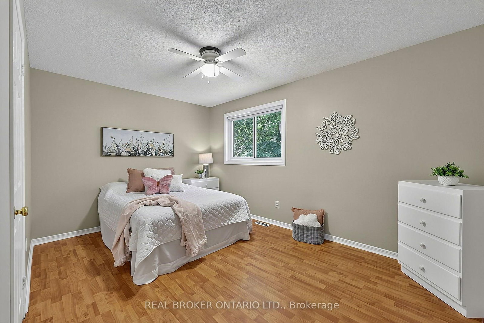 2 Amberglen Court • East Gwillimbury, ON photo 24