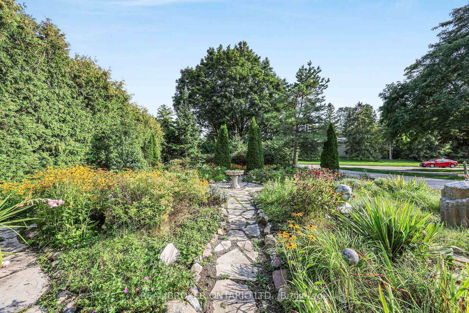 2 Amberglen Court • East Gwillimbury, ON photo 34