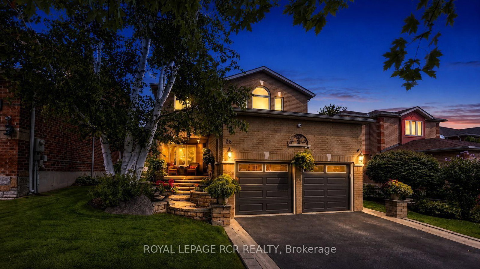 28 Roughley Street • Bradford West Gwillimbury, ON photo 3