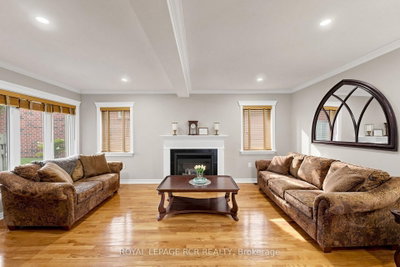 28 Roughley Street • Bradford West Gwillimbury, ON photo 6