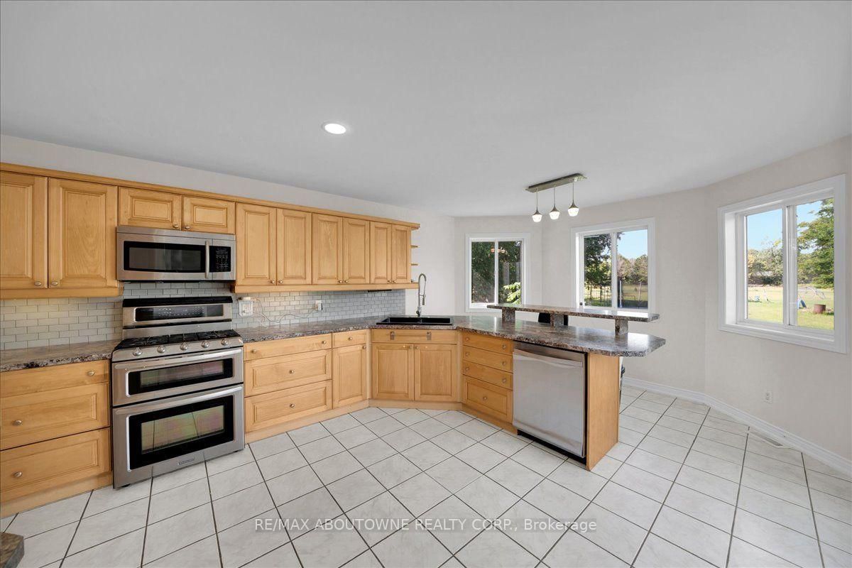 20 Pineview Trail • Essa, ON photo 11