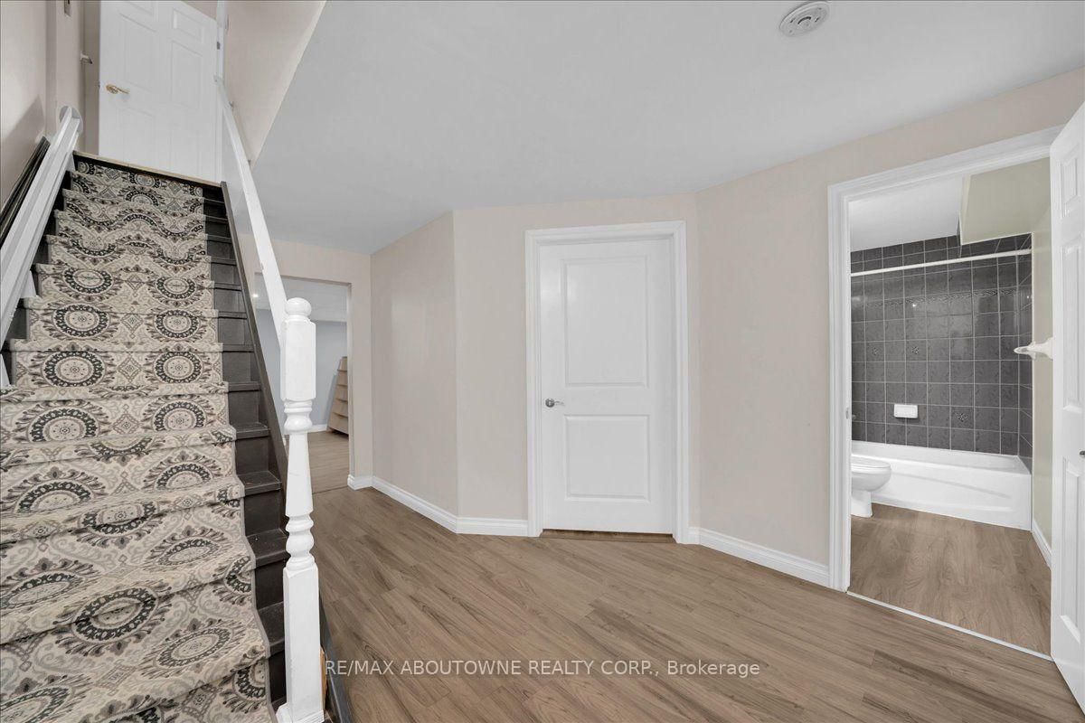 20 Pineview Trail • Essa, ON photo 32