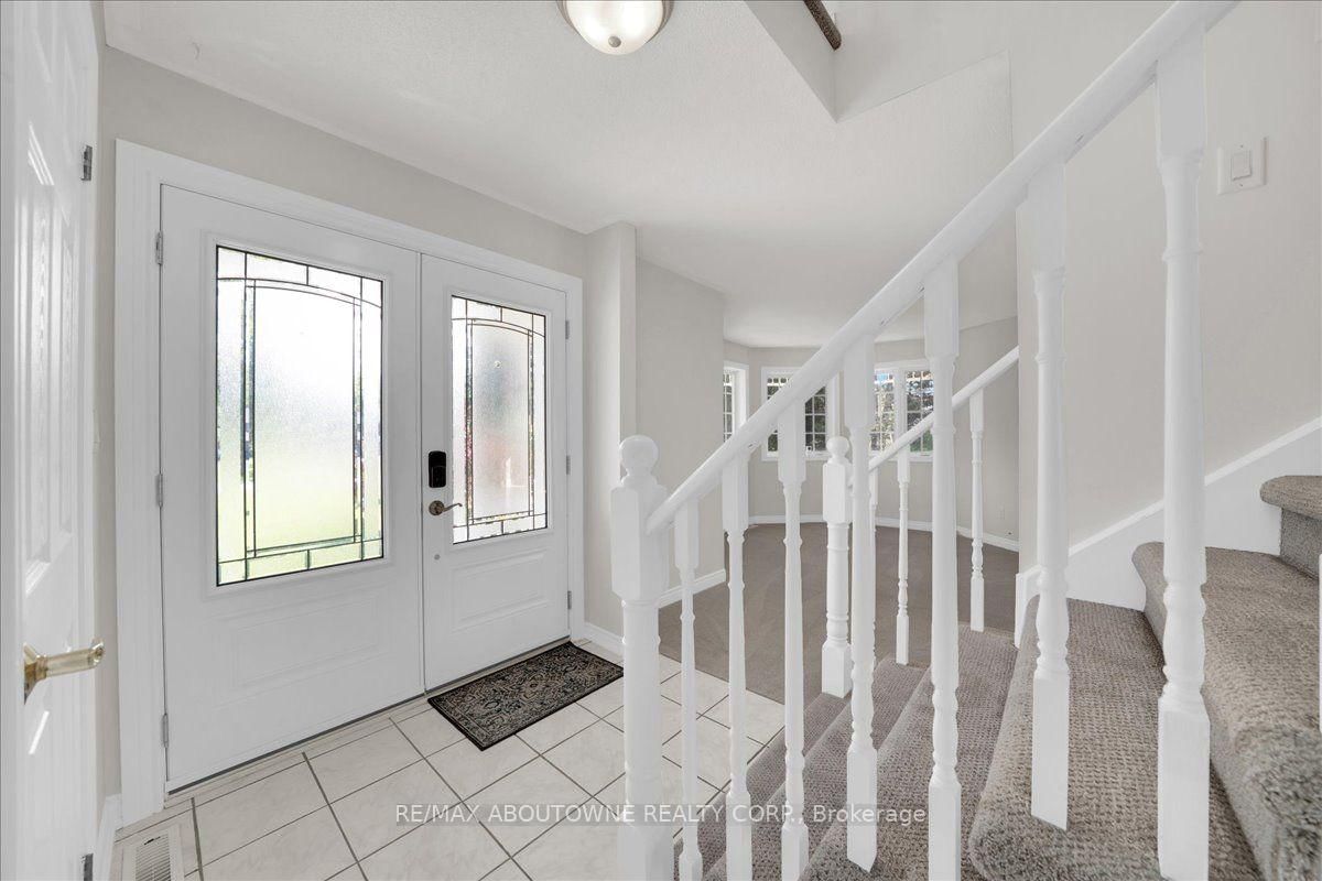 20 Pineview Trail • Essa, ON photo 5