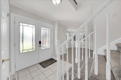 20 Pineview Trail • Essa, ON photo 5