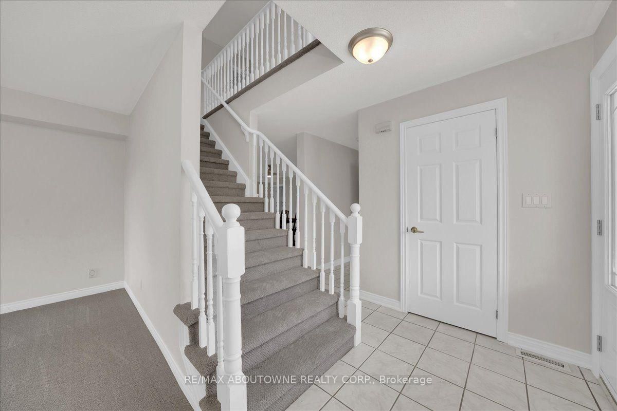 20 Pineview Trail • Essa, ON photo 6