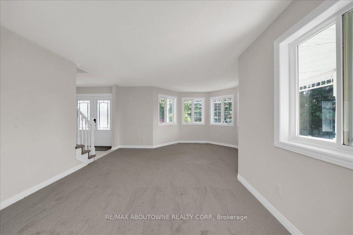 20 Pineview Trail • Essa, ON photo 8