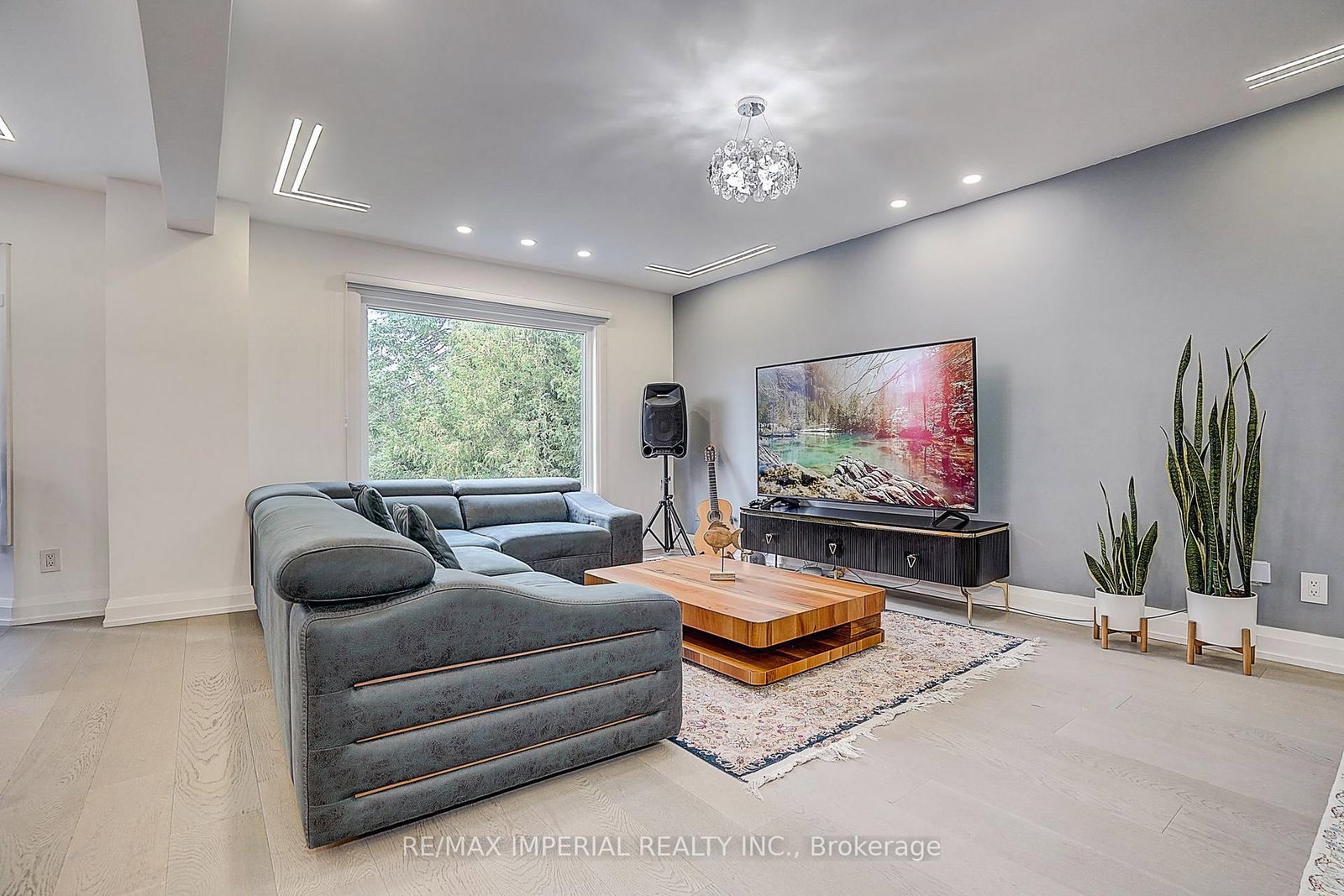 176 Timpson Drive • Aurora, ON photo 10